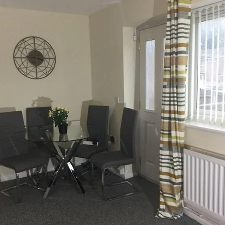 Nice Residential Within Easy Reach Of Town Manchester Exterior photo