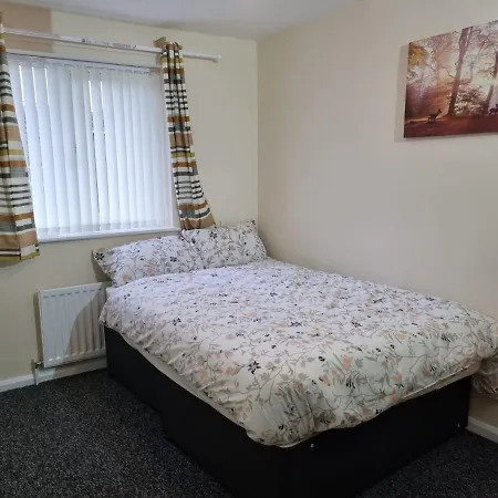Nice Residential Within Easy Reach Of Town Manchester Exterior photo