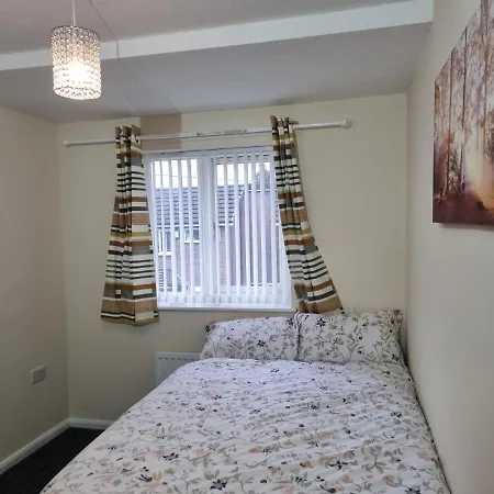 Nice Residential Within Easy Reach Of Town Manchester Exterior photo