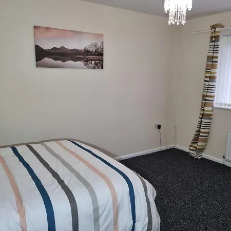 Nice Residential Within Easy Reach Of Town Manchester Exterior photo