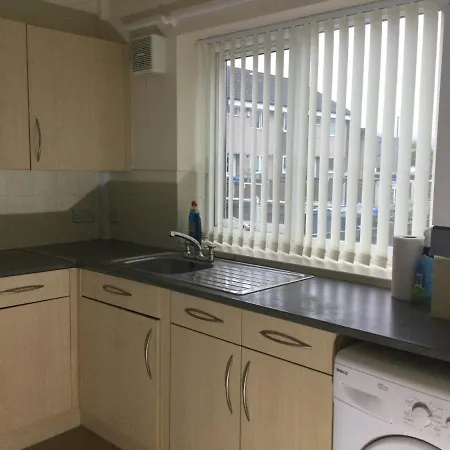 Nice Residential Within Easy Reach Of Town Manchester Exterior photo