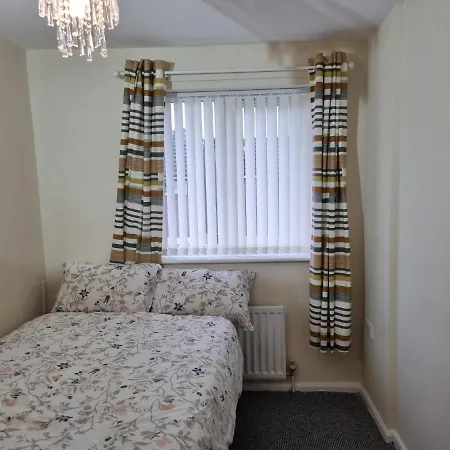 Nice Residential Within Easy Reach Of Town Manchester Exterior photo